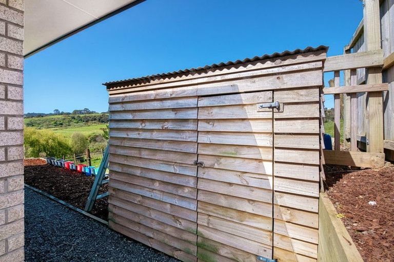 Photo of property in 19 Rauta Way, Helensville, 0800