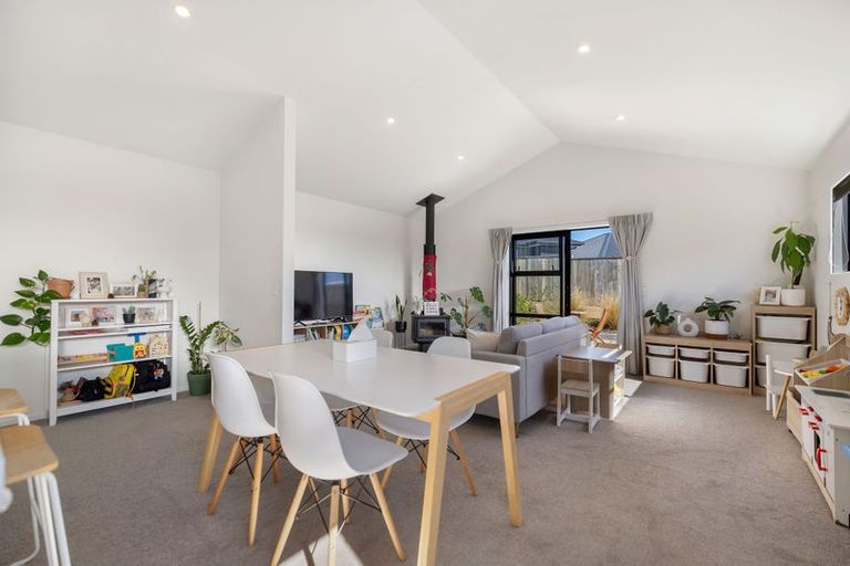 Photo of property in 13 Leicester Street, Jacks Point, 9371