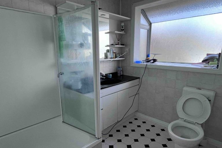 Photo of property in 9 William Souter Street, Forrest Hill, Auckland, 0620