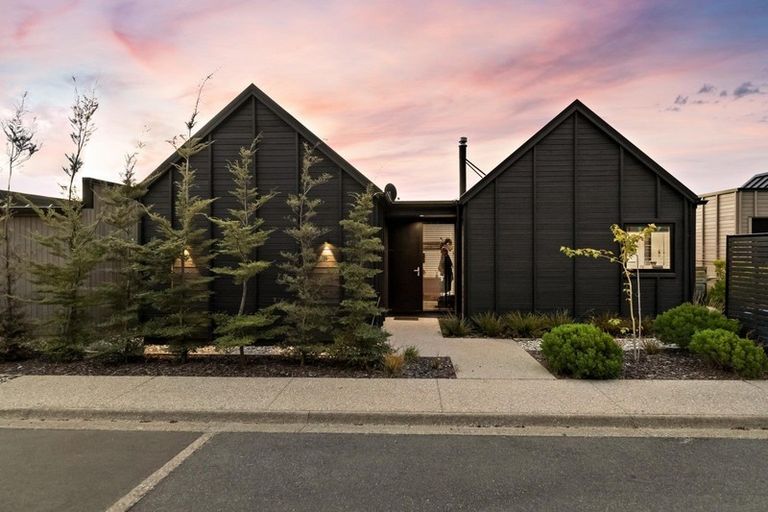 Photo of property in 2 Kotuku Lane, Hobsonville, Auckland, 0616