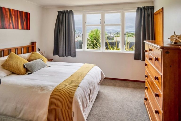 Photo of property in 49a Piko Street, Titahi Bay, Porirua, 5022
