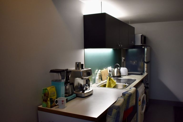 Photo of property in Urbane Apartments, 40/29 Webb Street, Mount Cook, Wellington, 6011