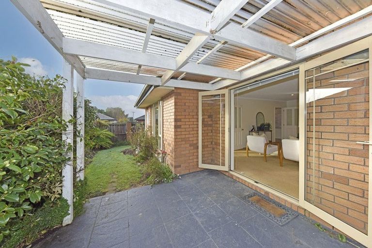 Photo of property in 8 Scarlet Lane, Redwood, Christchurch, 8051