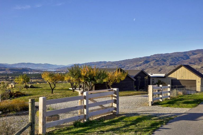 Photo of property in 112 Hall Road, Bannockburn, Cromwell, 9384