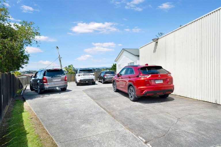 Photo of property in 56 Makora Road, Massey, Auckland, 0614