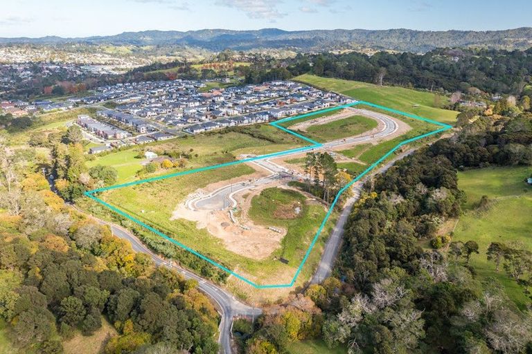 Photo of property in 8 Yelash Road, Massey, Auckland, 0614