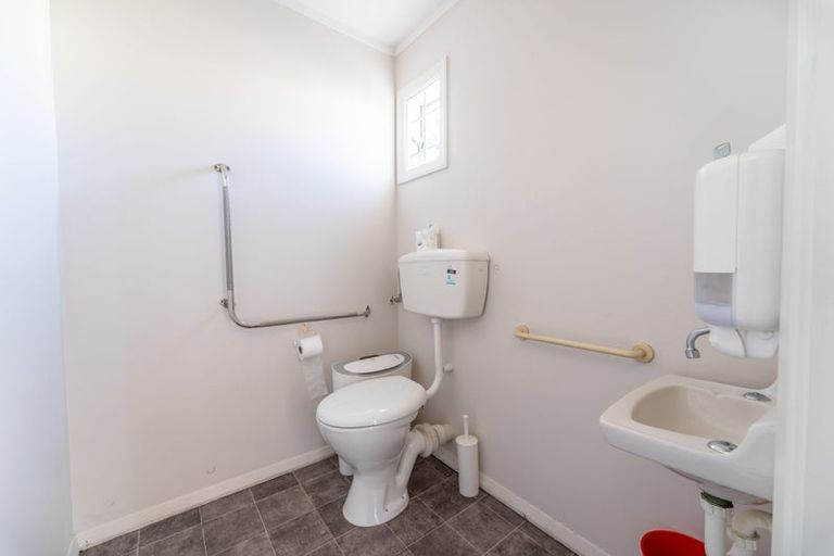 Photo of property in 334 Oriental Parade, Oriental Bay, Wellington, 6011