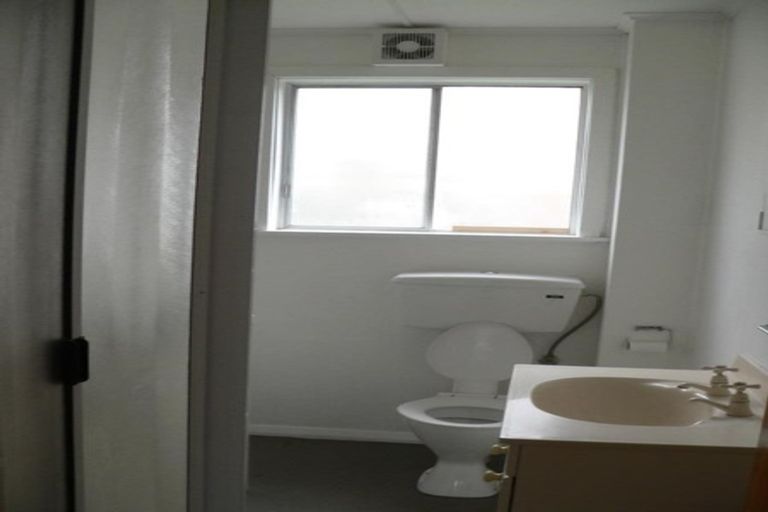 Photo of property in 1/246 Main Road, Tawa, Wellington, 5028