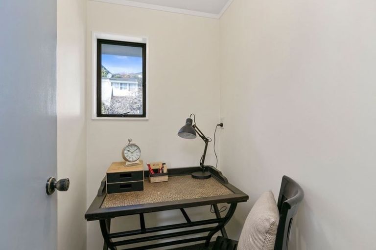 Photo of property in 7 Makatote Grove, Churton Park, Wellington, 6037