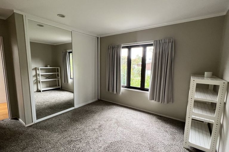 Photo of property in 4 Manutara Avenue, Forrest Hill, Auckland, 0620