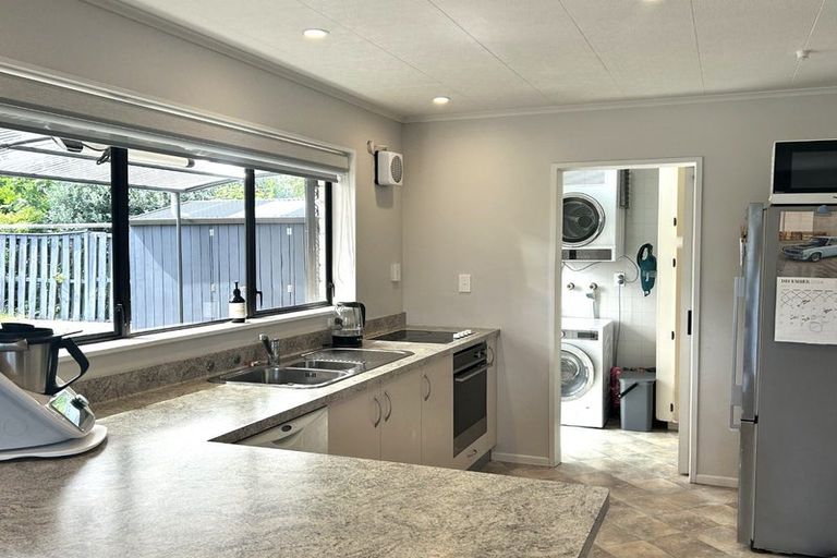 Photo of property in 5 Oriwa Street, Waikanae, 5036