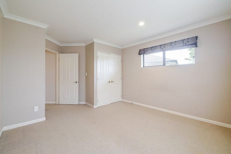 Photo of property in 66 Royal Oak Drive, Kelvin Grove, Palmerston North, 4414