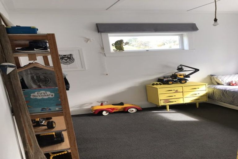 Photo of property in 28 Nikau Street, New Lynn, Auckland, 0600