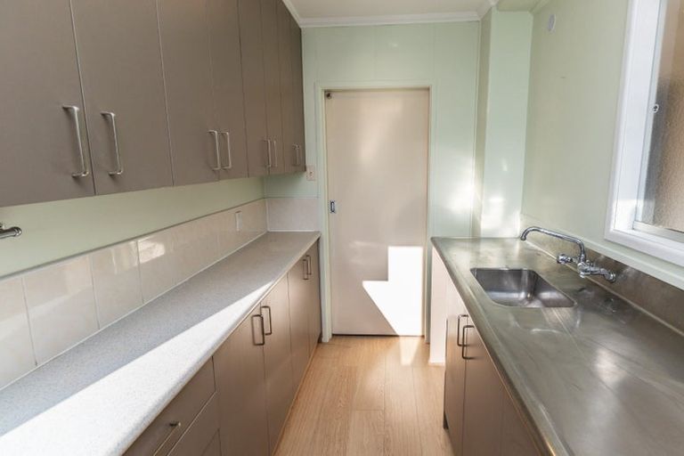 Photo of property in Victoria Court, 4u7 Queen Street, Mount Victoria, Wellington, 6011