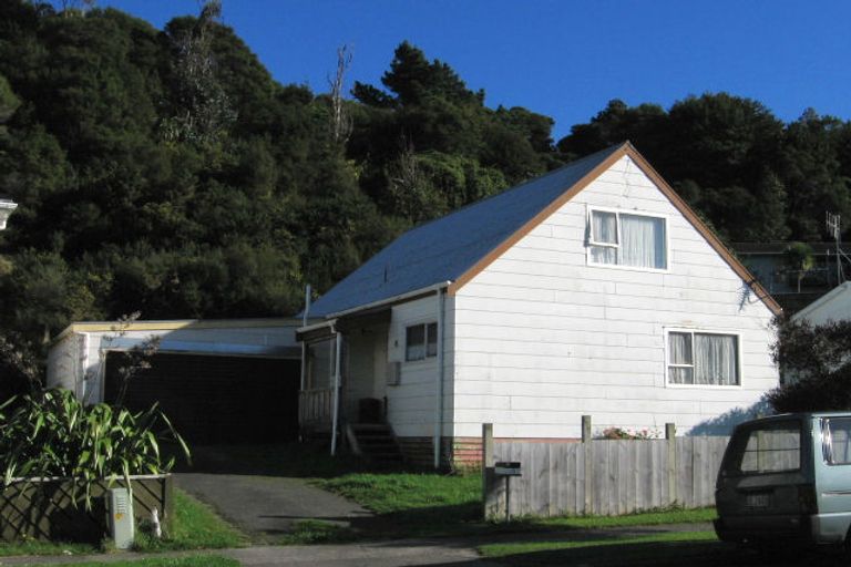 Photo of property in 37 Kairanga Crescent, Wainuiomata, Lower Hutt, 5014