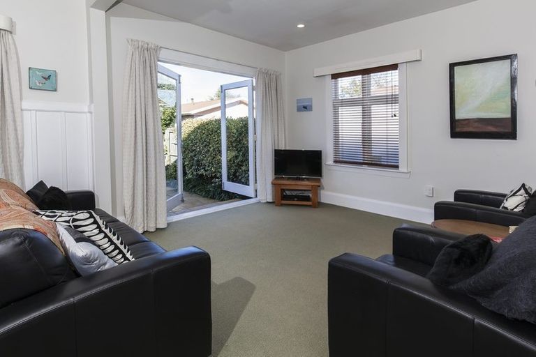 Photo of property in 104 Edward Avenue, Edgeware, Christchurch, 8013