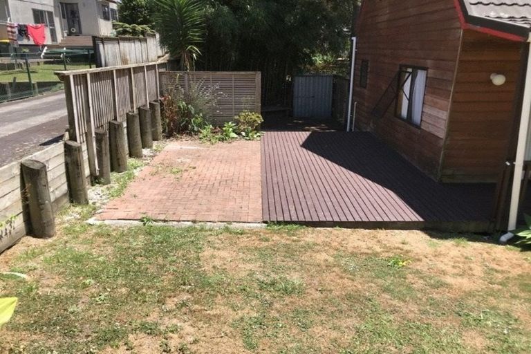 Photo of property in 130 Cliff View Drive, Green Bay, Auckland, 0604