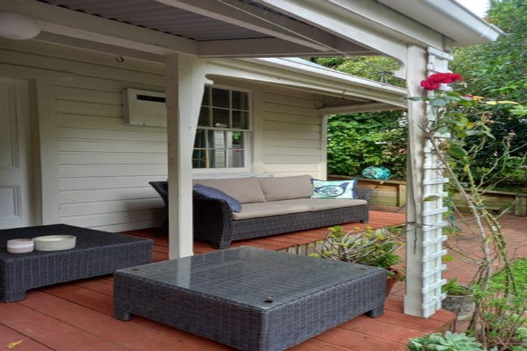 Photo of property in 4 Paremata Drive, Paremata, Porirua, 5024