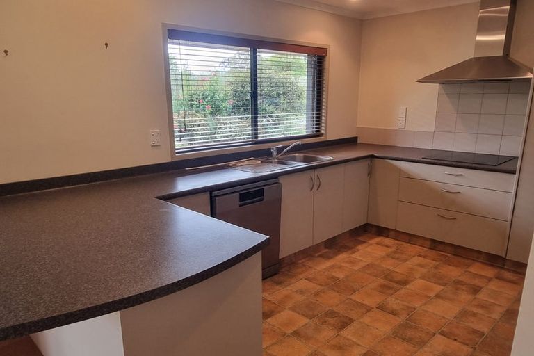 Photo of property in 2 Petersen Place, Waipukurau, 4200