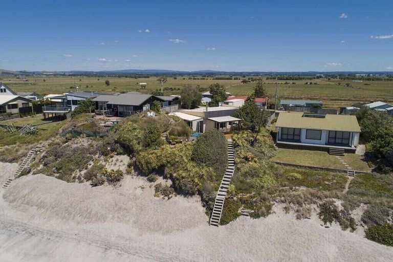 Photo of property in 177 Pukehina Parade, Pukehina, Te Puke, 3189