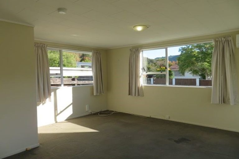 Photo of property in 56f1- Gemstone Drive, Birchville, Upper Hutt, 5018