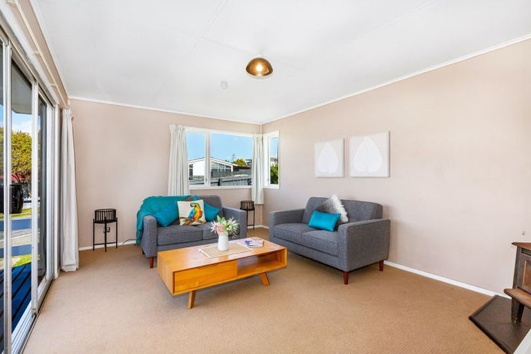 Photo of property in 1 Caduceus Place, Ascot Park, Porirua, 5024