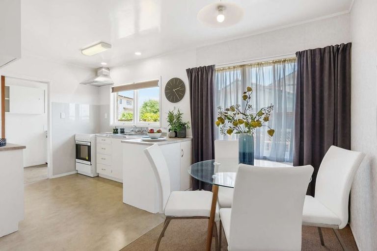 Photo of property in 1/52 Galsworthy Place, Bucklands Beach, Auckland, 2014