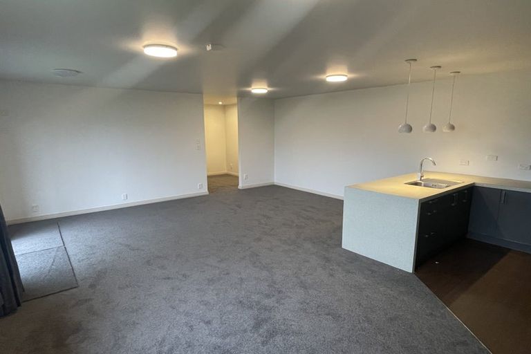 Photo of property in 12 Countess Close, Maupuia, Wellington, 6022