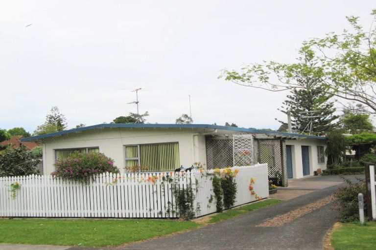 Photo of property in 114a The Circle, Manly, Whangaparaoa, 0930