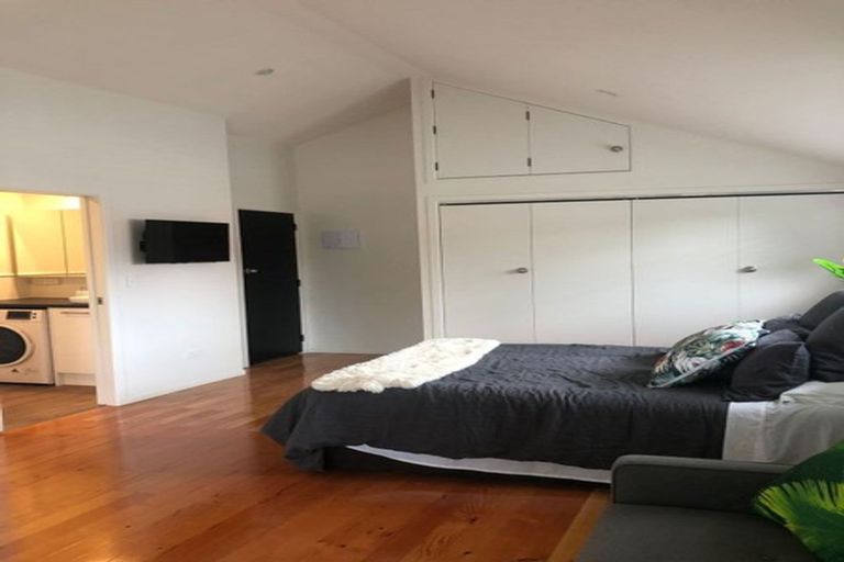 Photo of property in 29 Paragon Avenue, Beach Haven, Auckland, 0626