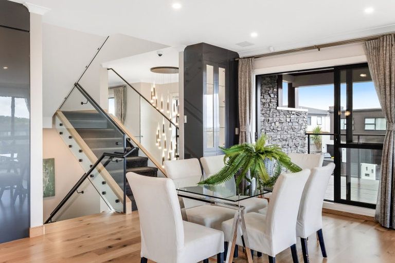 Photo of property in 45 Armstrong Farm Drive, East Tamaki Heights, Auckland, 2016