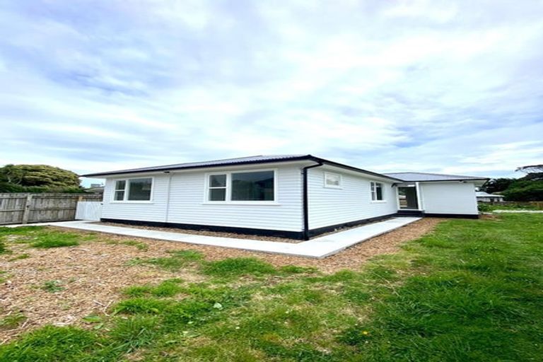 Photo of property in 11 Awatea Avenue, Paraparaumu, 5032