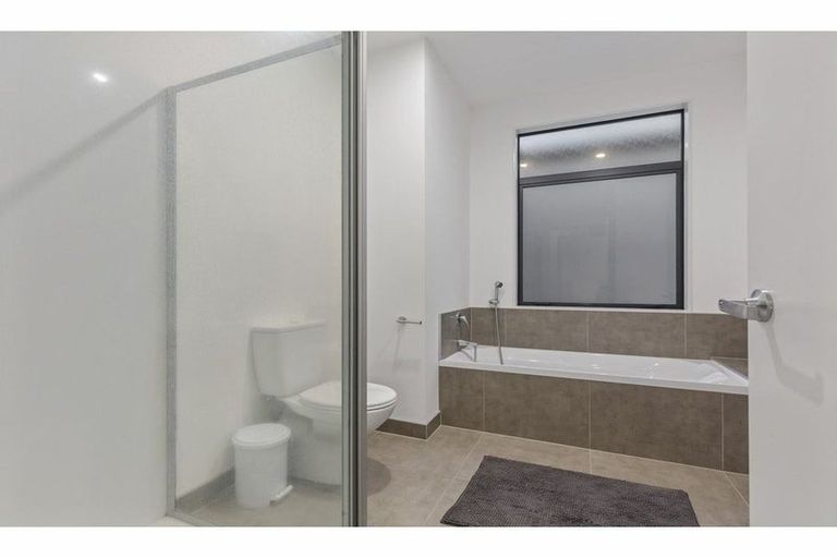 Photo of property in 49 Battalion Drive, Papakura, 2110