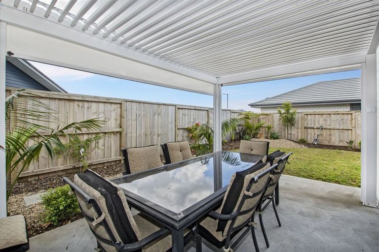 Photo of property in 30 Kitemaunga Avenue, One Tree Point, 0118