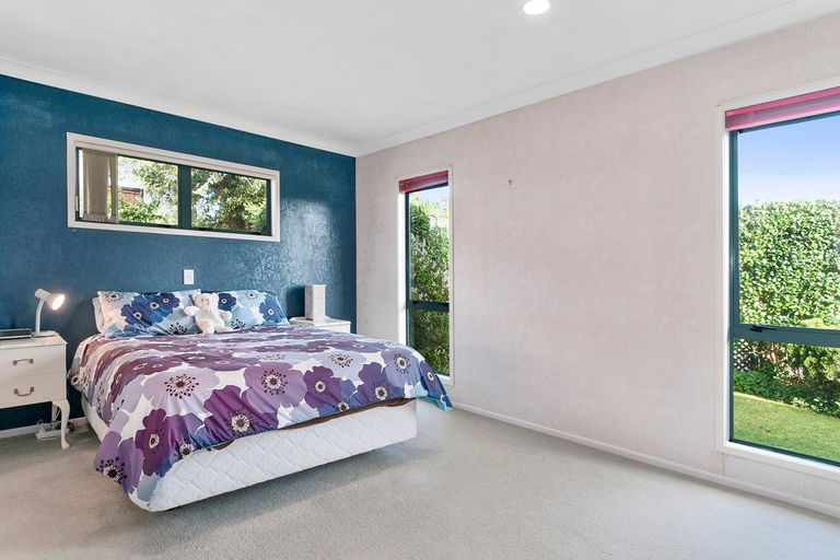 Photo of property in 10 Meadowviews Drive, Welcome Bay, Tauranga, 3112