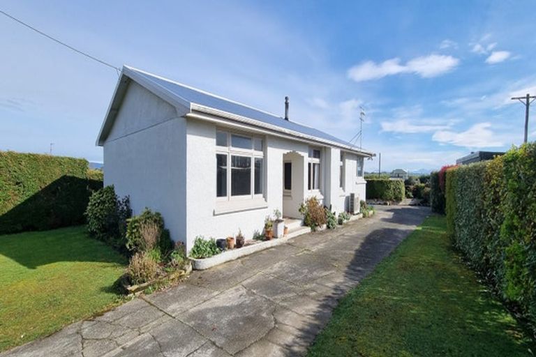 Photo of property in 22 Murchie Street, Thornbury, Riverton, 9883