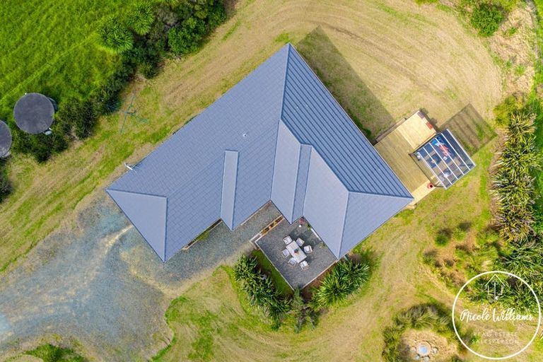 Photo of property in 297 Heatley Road, Whakapirau, Maungaturoto, 0583