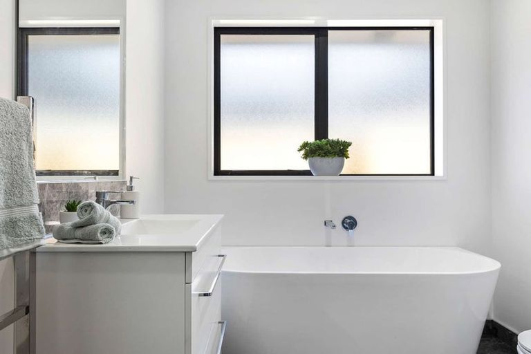 Photo of property in 27 Crossley Avenue, Woodend, 7610