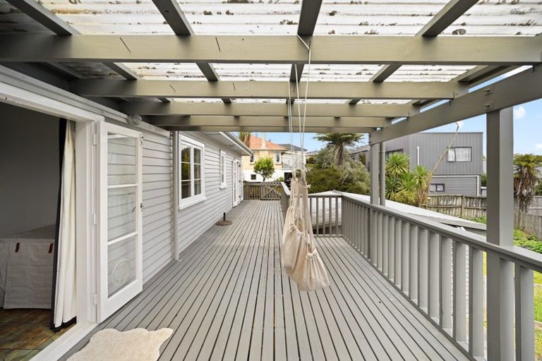 Photo of property in 36 Forest Lake Road, Forest Lake, Hamilton, 3200