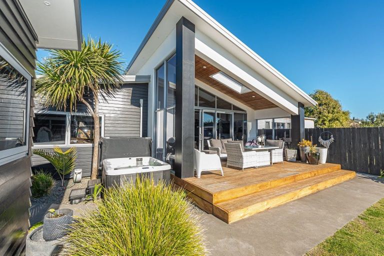 Photo of property in 3 Kamahi Street, Castlecliff, Whanganui, 4501