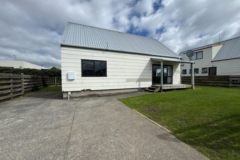Photo of property in 30 Ngata Street, Palmerston North, 4410