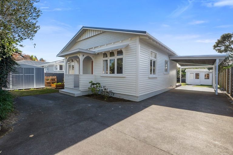 Photo of property in 15b Atiawa Street, Glen Avon, New Plymouth, 4312