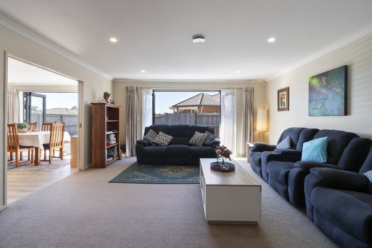 Photo of property in 42 Peter Hall Drive, Kelvin Grove, Palmerston North, 4414