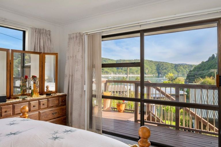 Photo of property in 5 Amelia Crescent, Waikawa, Picton, 7220