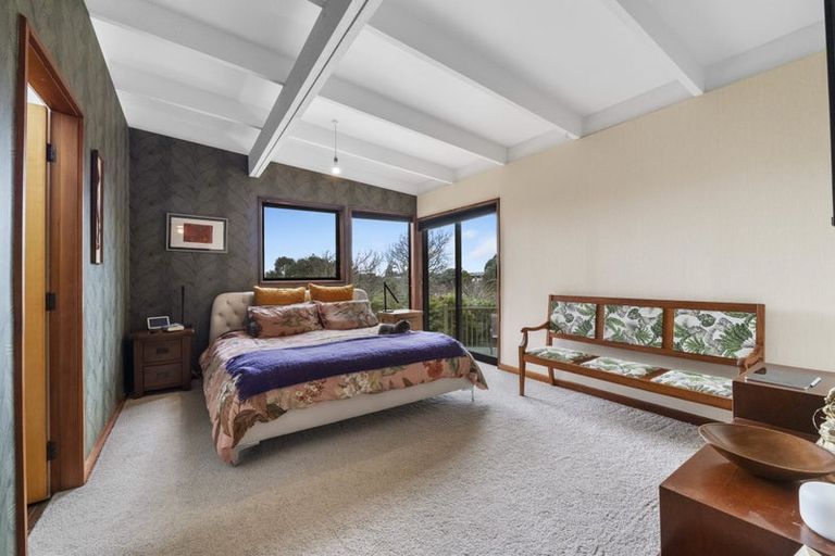 Photo of property in 23 Montana Place, Merrilands, New Plymouth, 4312