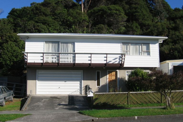 Photo of property in 35 Kairanga Crescent, Wainuiomata, Lower Hutt, 5014