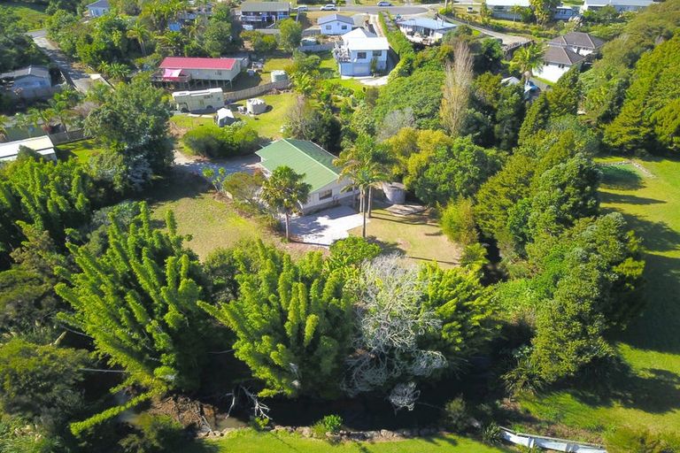 Photo of property in 29 Paradise Road, Coopers Beach, 0420