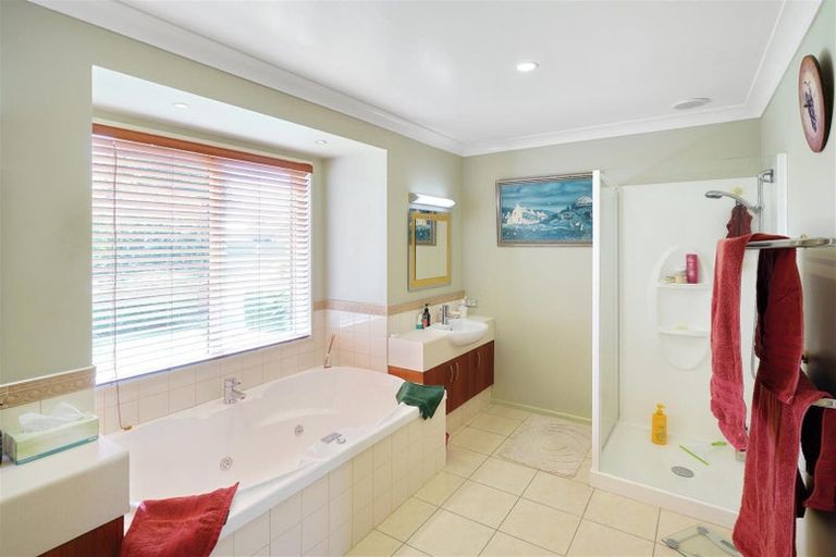 Photo of property in 9 Gibbs Drive, Woodend, 7610