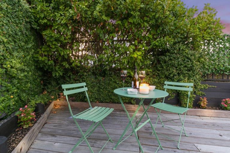 Photo of property in 6 Papa Orchard Drive, Kumeu, 0810