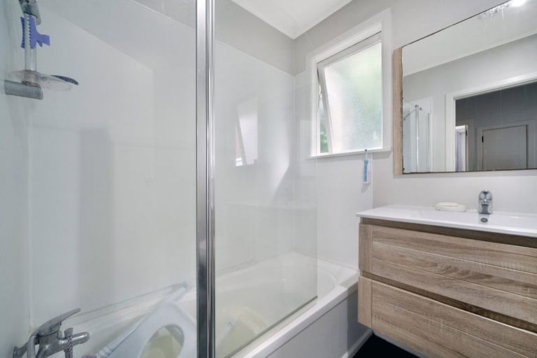 Photo of property in 40d Tomo Street, New Lynn, Auckland, 0600